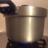 我が家の炊飯器は電気ではなく、〝ガス″で焚くんです。