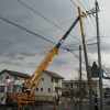 「建築現場の電柱、電線」の画像です。