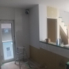 先日、周南市 K様邸のキッチン組付け作業をしました。

中々な量の部材を受け取り、朝から作業開始です。

先ずはキッチンパネルを貼っていきます。

専用の両面テープと接着剤でガッチリ固定します。

昔の台所はタイル貼りでしたが

今は掃除が容易なキッチンパネルが主流です。