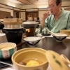 温泉旅館の楽しみは、温泉、そして、何と言っても美味しい料理だろう。


温泉の湯舟に浸かりながら、夕食はなんだろう?と、わくわくしながら待つひと時。
そして、大好きなお酒を嗜みながら、料理を堪能する時間。